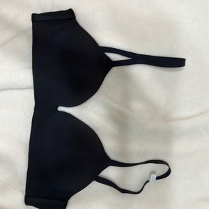 Love by GAP Breathe Wireless